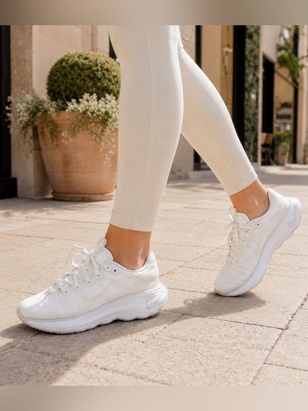 Nike Motiva Women's Walking Shoes | Summit White | DV1238-106 | Size 7.5
